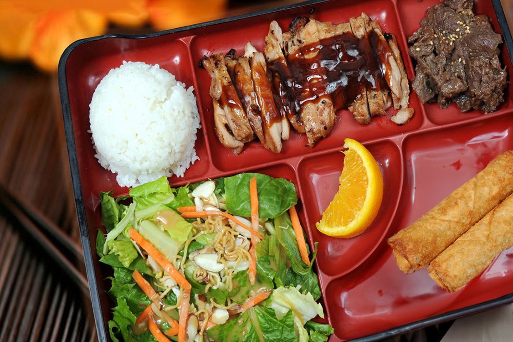 Bento B : Chicken Teriyaki + Beef & Egg Roll