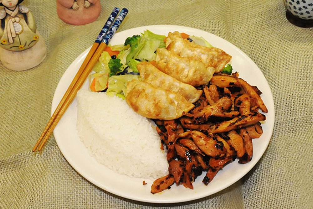 Combo Hot Chicken & Gyoza